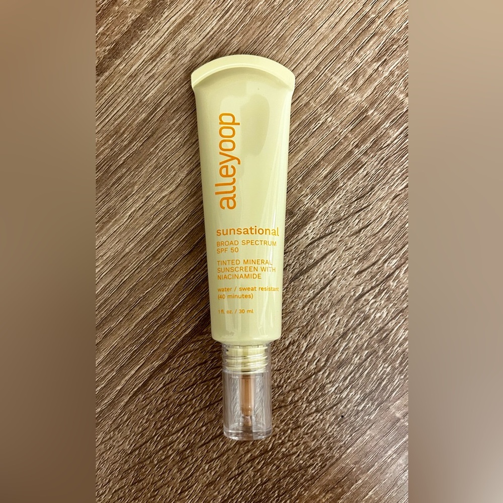 Alleyoop Sunsational SPF 50 Skin Tint with Niacinamide - Glisten - Brand New